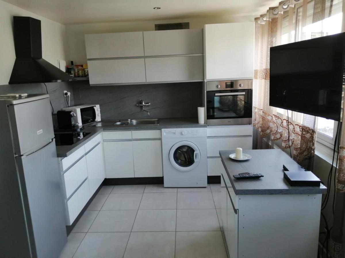 Location D'Appartement Entierement Meuble Pres De Geneve Аннмасс Екстер'єр фото